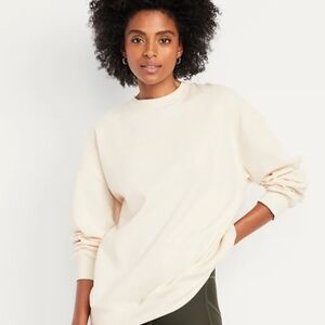 Old Navy Women's Soft Cream Crew Neck Sweater